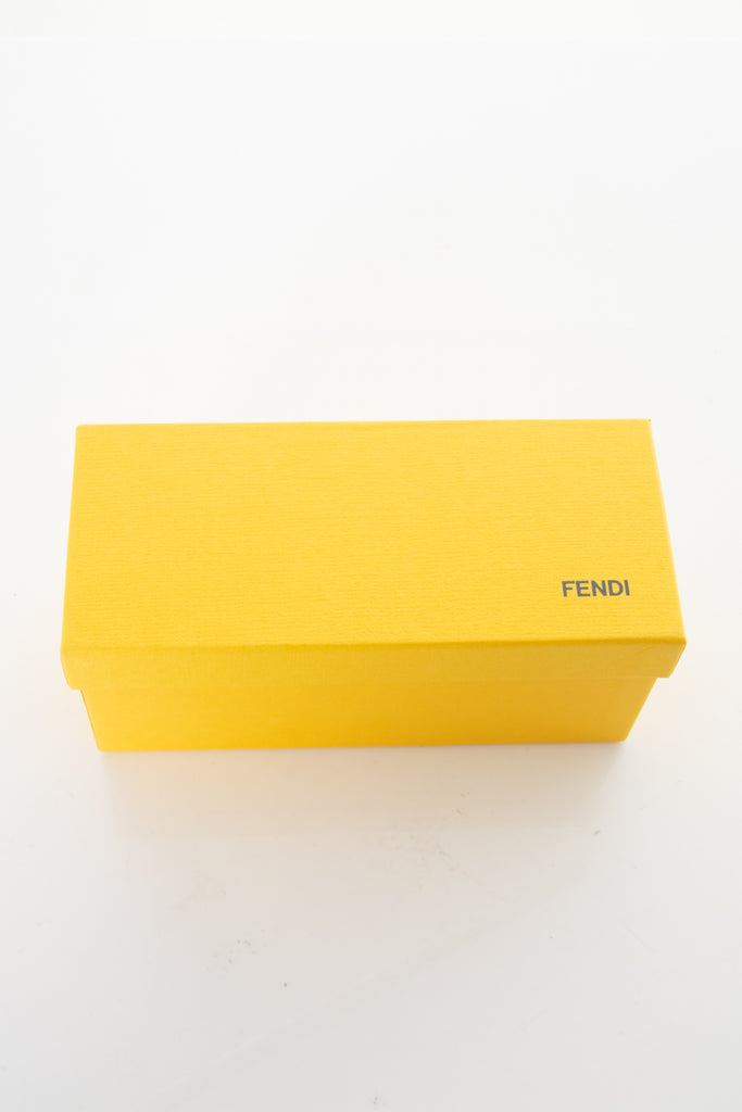 Fendi Logo Sunglasses - irvrsbl