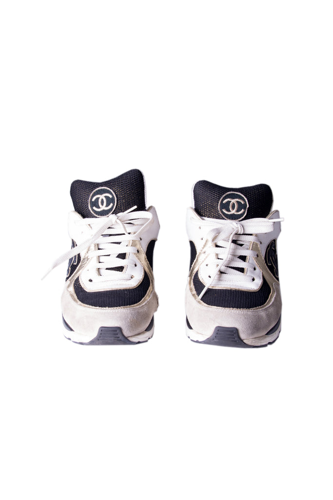 Chanel 2015 CC Logo Sneakers - irvrsbl