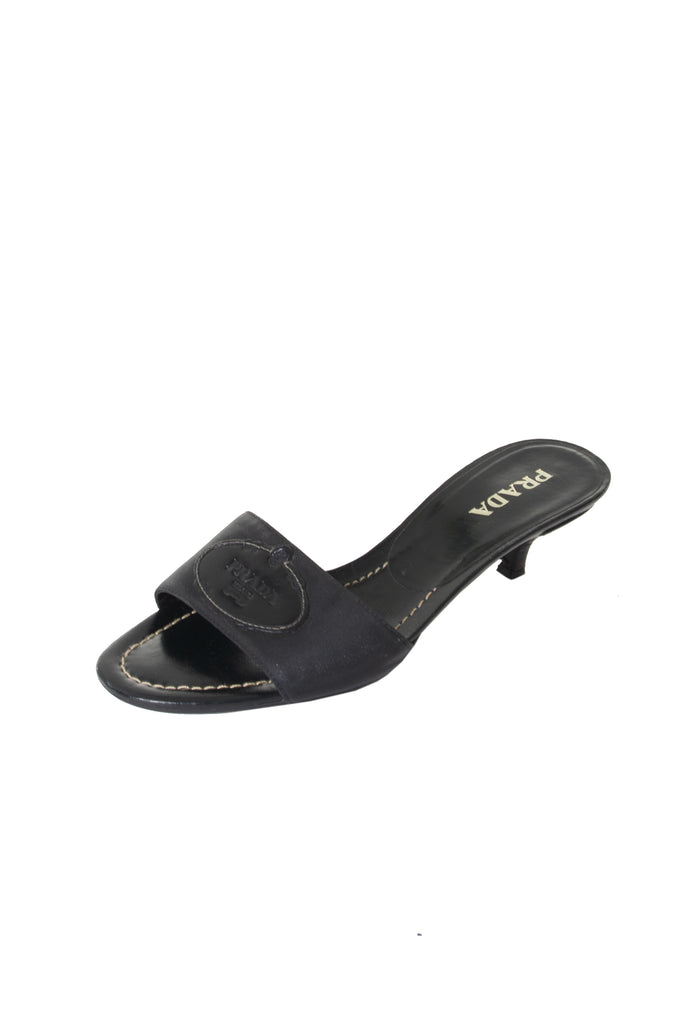 Prada Logo Slides - irvrsbl