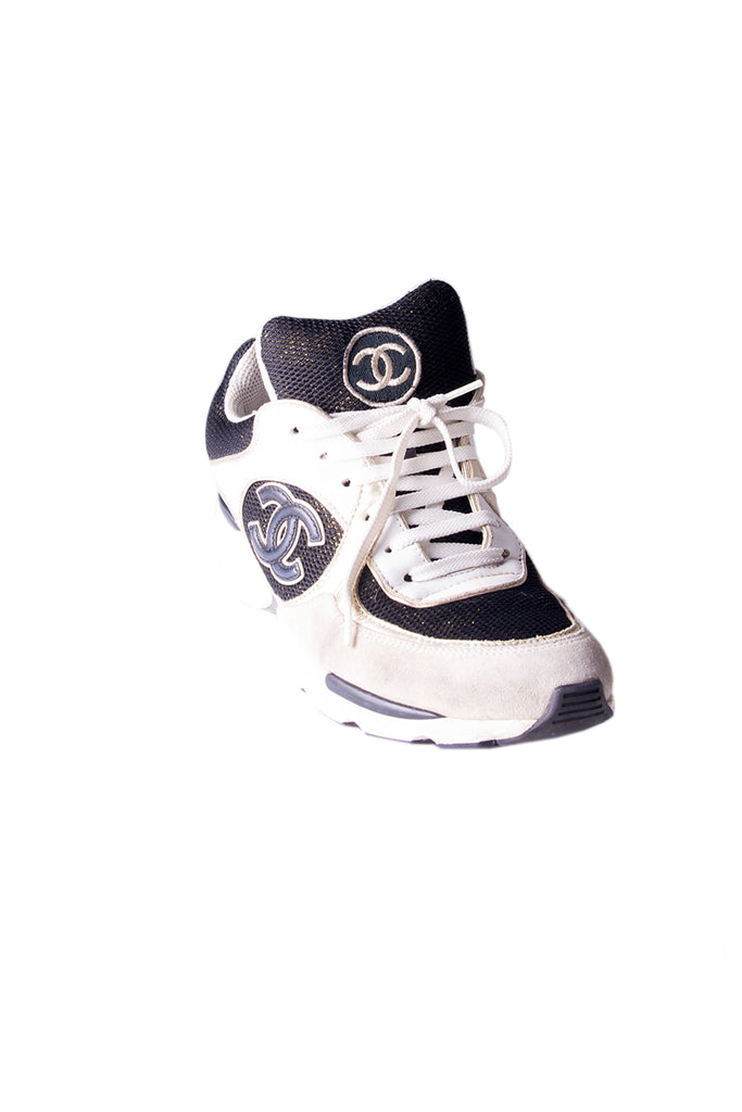 Chanel 2015 CC Logo Sneakers - irvrsbl