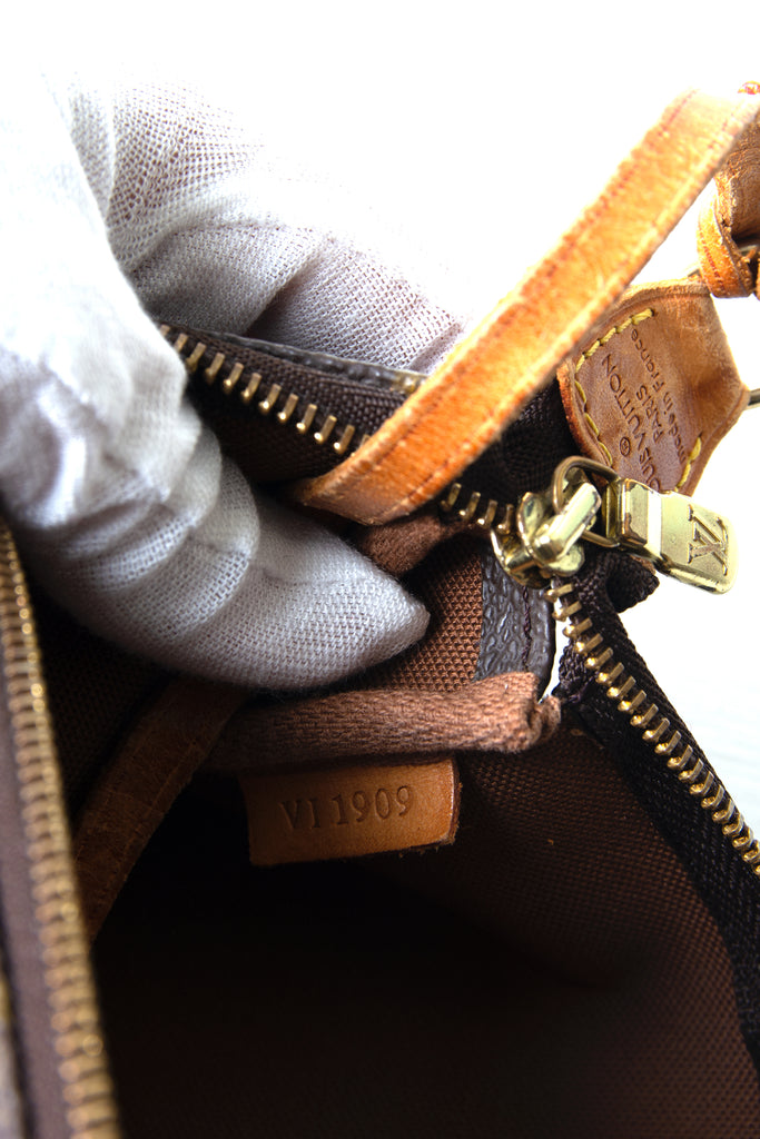 Louis VuittonMonogram Pochette Bag- irvrsbl